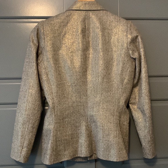 Lovely Smythe blazer with Ruching Detail and dash of sparkle! - Picture 6 of 8